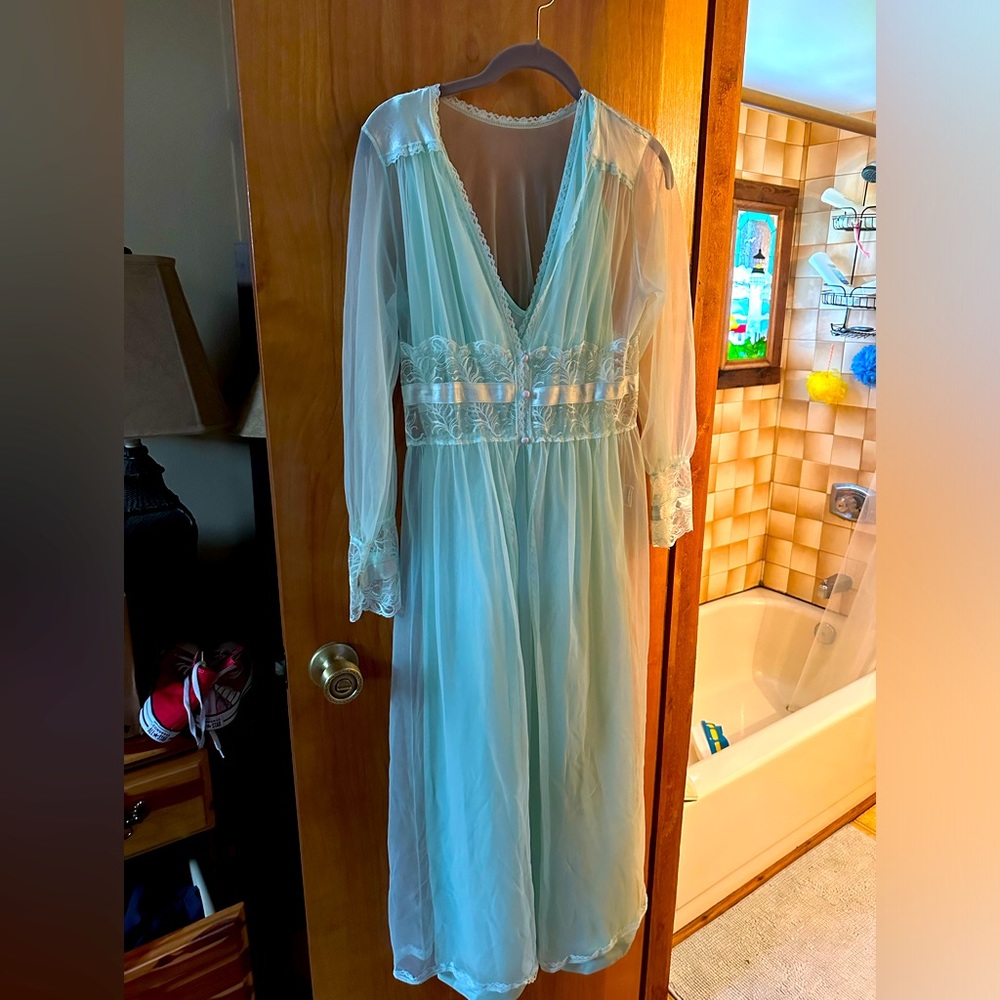 Vintage Bernette peignoir set